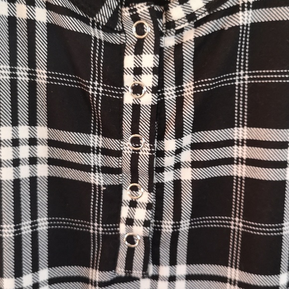 Cynthia Rowley Super Soft Plaid Long Sleeve Rounded Hem Snap Front Closure Sz L - Picture 3 of 8